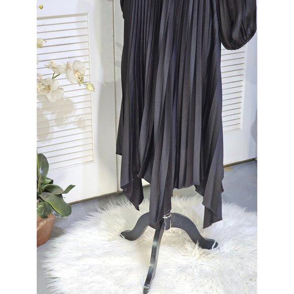 Petal & Pup Black Asymmetrical Dress - Picture 12 of 12